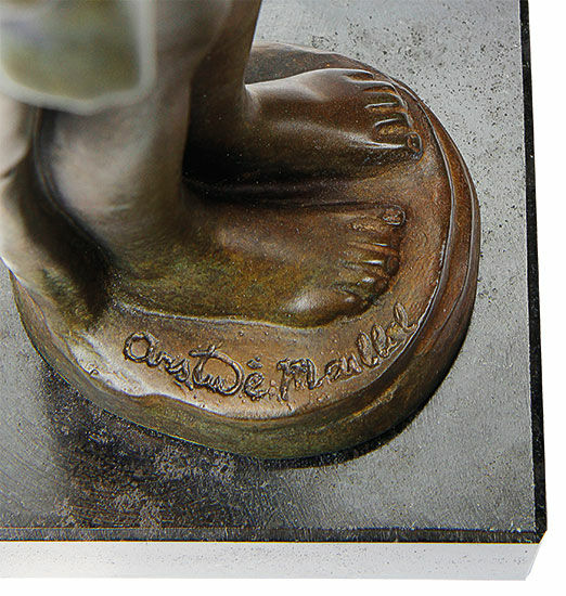 Skulptur "Baigneuse debout drapée - Stehende Badende mit Tuch" (1900), Reduktion in Bronze von Aristide Maillol
